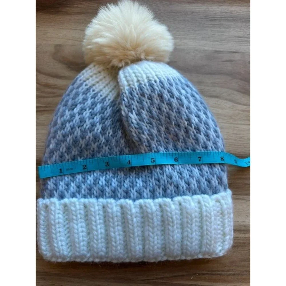Sherpa Women’s Knit Beanie Gray White Faux Fur Pom Pom Cuffed Winter Hat skiing